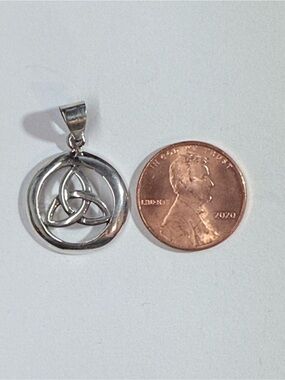 NWT Sterling Silver Celtic Trinity Knot Pendant in Silver